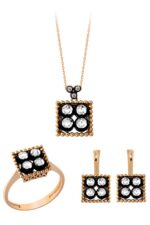 Altın Elmas Görünümlü Mini Set Enuygunaltın'ın Altın Mini Set modelleri ve fiyatları olan 14 ayar altın takılarından birisidir.