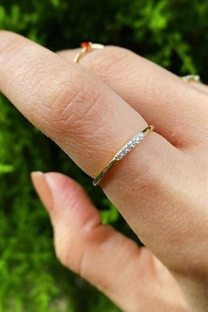 Altın Minimal Yüzük Enuygunaltın'ın Altın Yüzük/Altın Minimal Yüzük modelleri ve fiyatları olan 14 ayar altın takılarından birisidir.