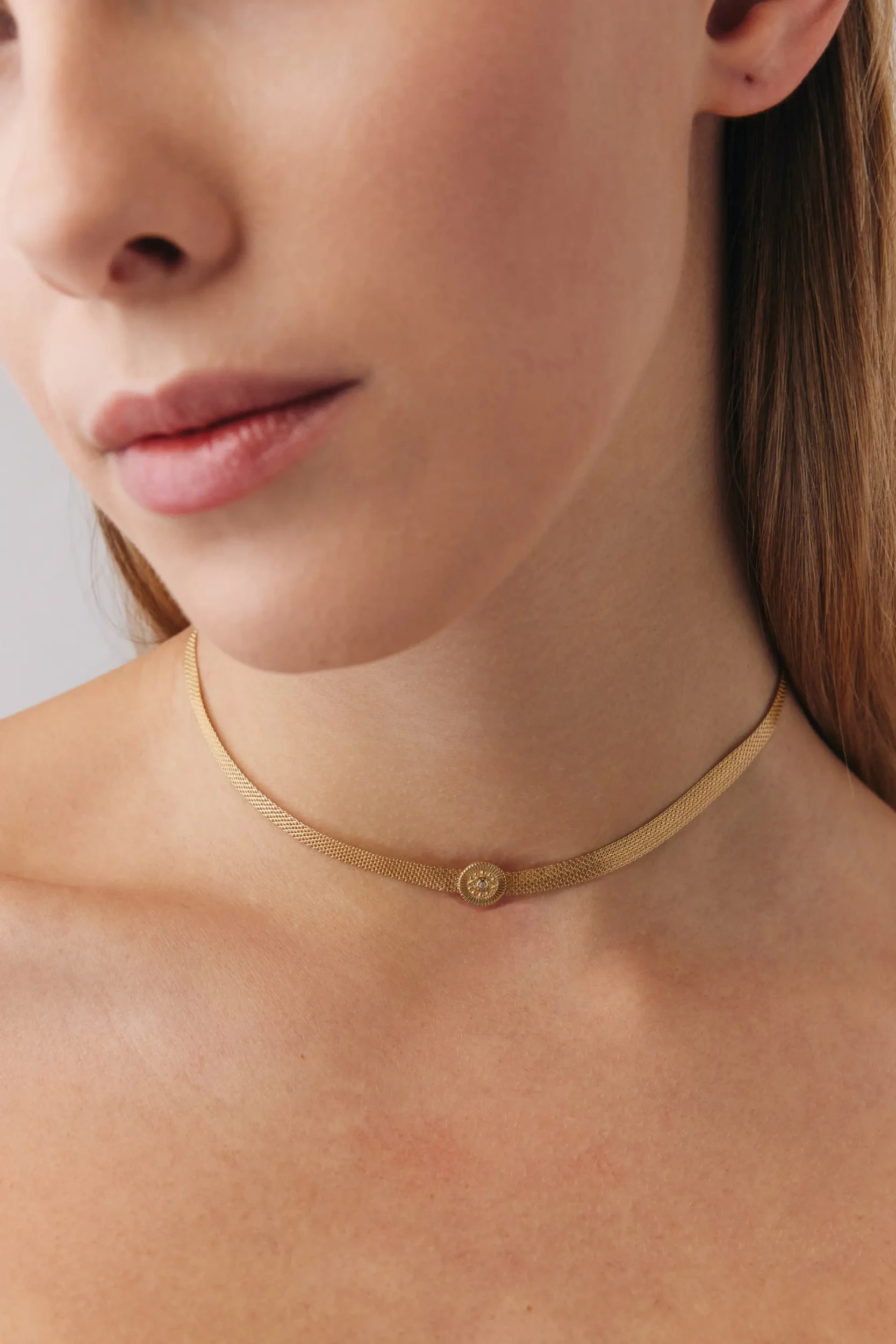 Göz Figür Choker 2 Göz Figür Choker 14 Ayar altın Choker Kolye modelleri ve fiyatlarıdan bir ürünü