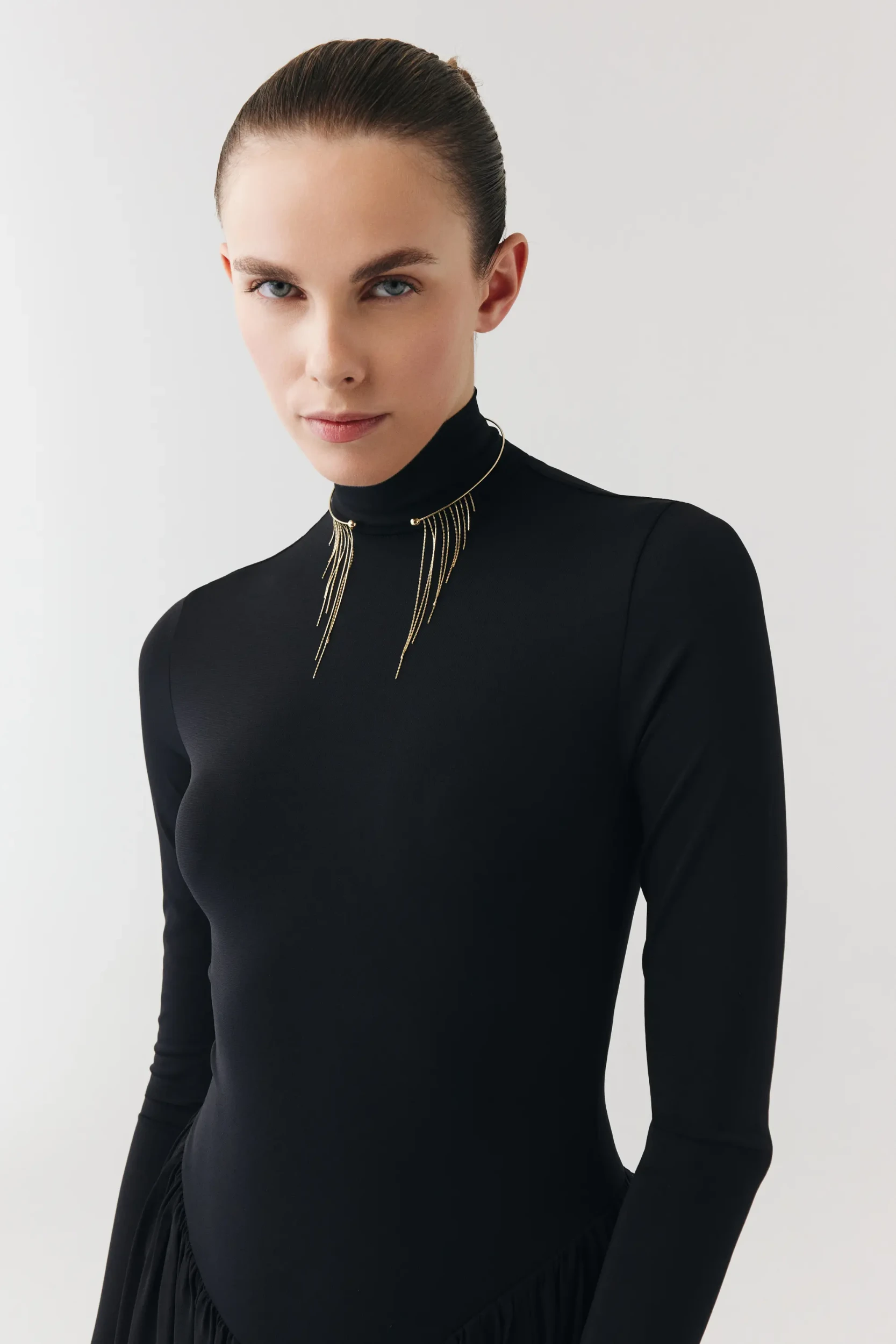 Işıltılı Zincir Diva Choker 2 Işıltılı Zincir Diva Choker 14 Ayar altın Choker Kolye modelleri ve fiyatlarıdan bir ürünü