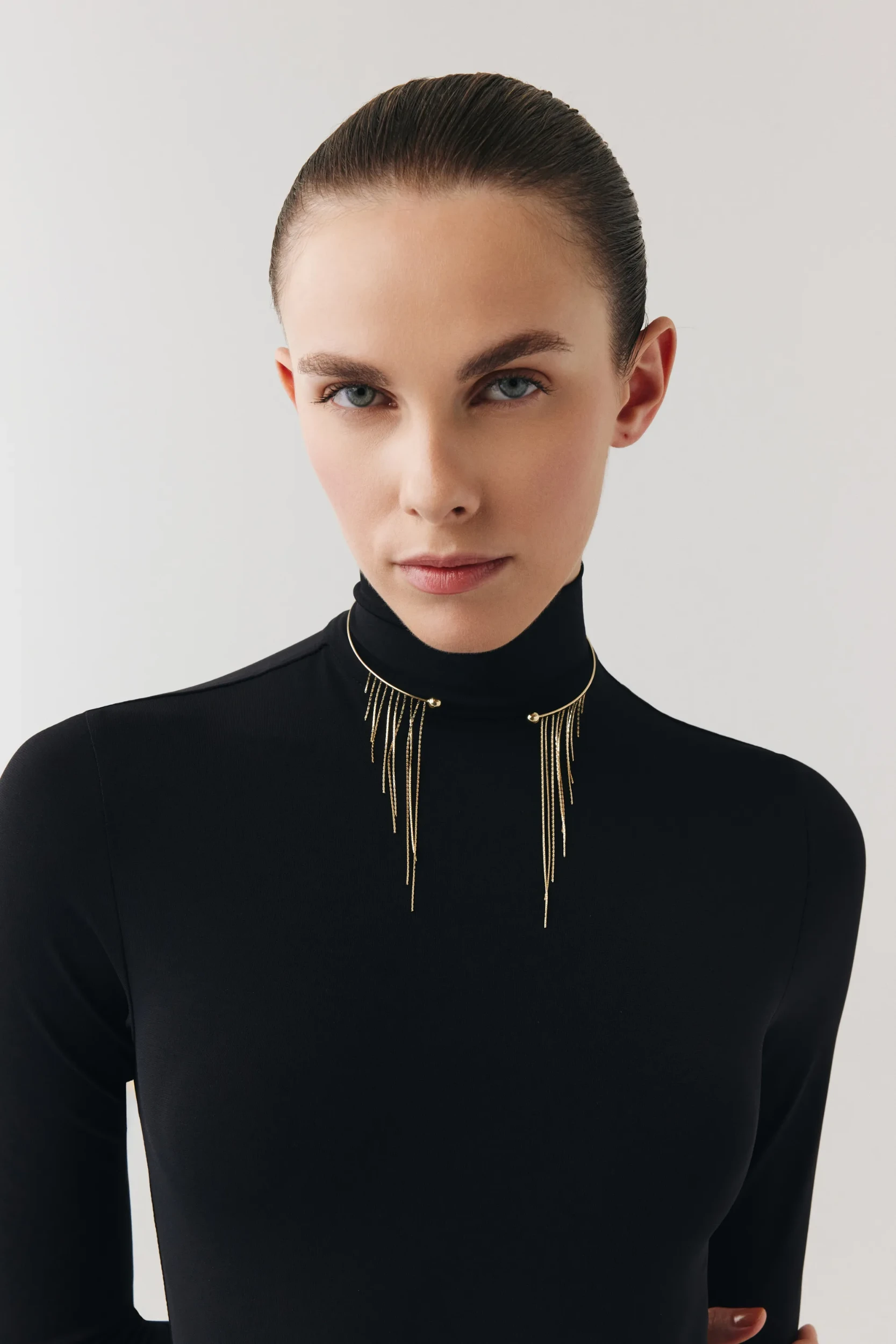 Işıltılı Zincir Diva Choker 3 Işıltılı Zincir Diva Choker 14 Ayar altın Choker Kolye modelleri ve fiyatlarıdan bir ürünü